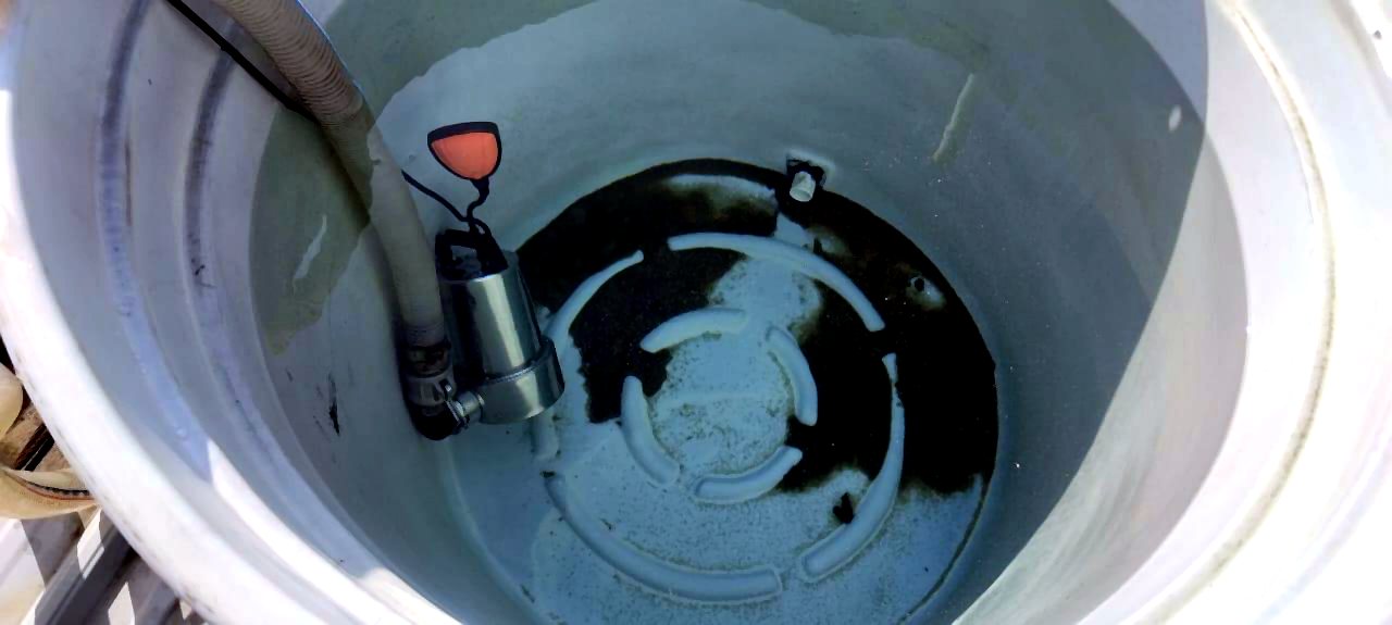 Tanque con sedimento antes del lavado